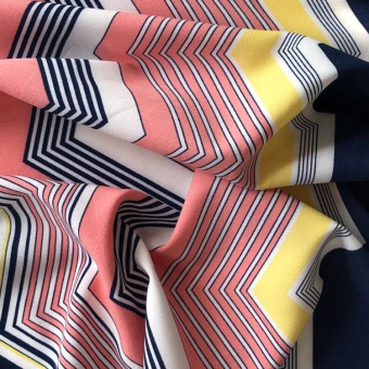 2200-6 вискоза плательная розовая зиг заг (1)