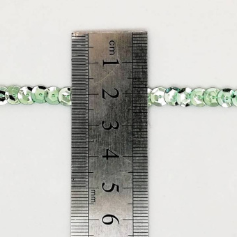 Пайетки на нитке 6 мм зеленый2